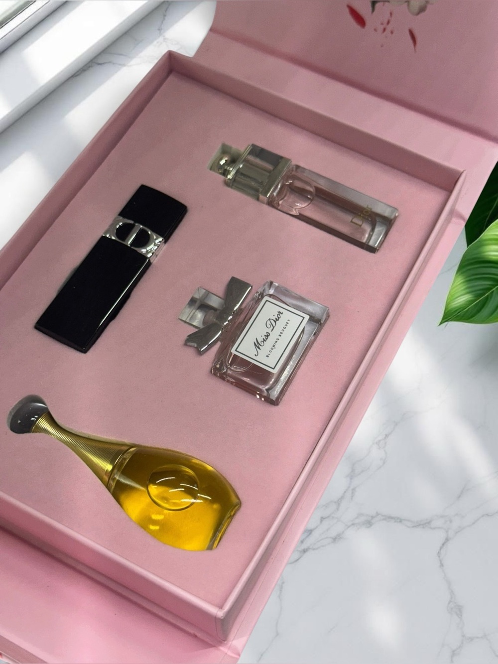 Pink Purse + Mini Perfumes + Lipstick | Perfect Gift & Travel Set - Picture 7 of 7
